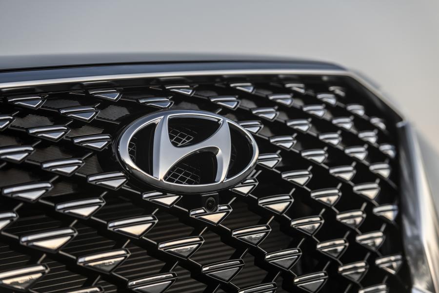 Логотип Hyundai Palisade Calligraphy 2020 года  (NA) (фото 32 из 40)